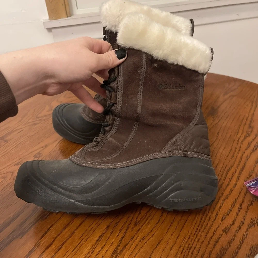Sz 8 Columbia Techlite Winter Mid Calf Snow Boots Faux Fur -25 Brown Suede Bratz